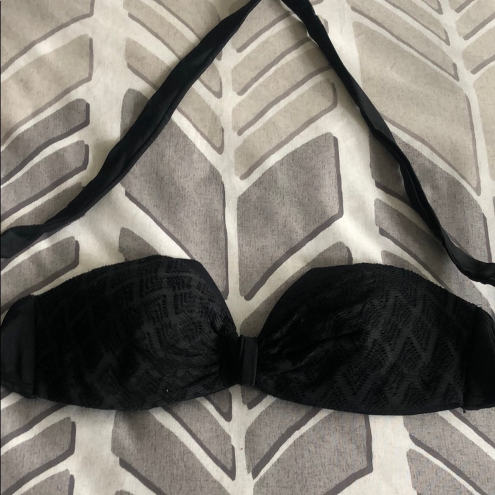 Black knitted bikini top.